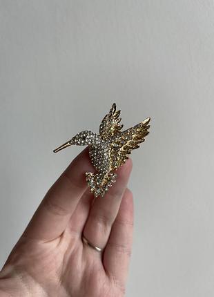 Металева брошка кришталева колібрі