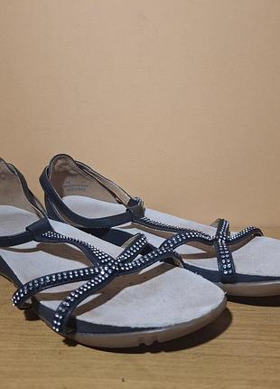 Женские босоножки clarks
