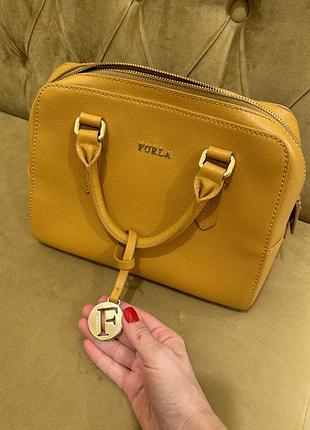 Продам шкіряну сумку furla