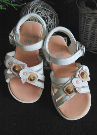 Босоніжки сандалі clarks