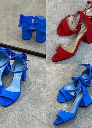 Босоніжки з італійської шкіри та замші на каблуках з бантиком або без блакитні червоні