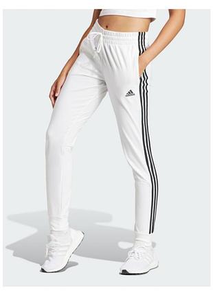 Штаны спортивные adidas.