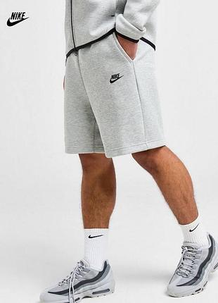 Шорти nike tech
