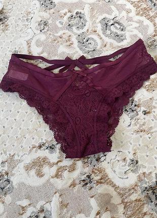 Трусики сексуальні з портупеєю та вирізом з мереживом