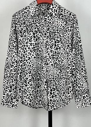 Чудова легенька невагома бавовняна сорочка в чорно білому леопардовому принті s