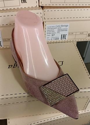 Туфлі жіночі пудрові еко замш з гострим носком на низькому ходу розміри 36,37,38,40