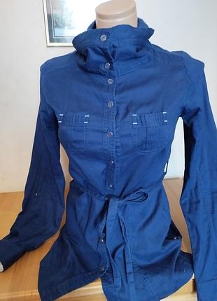 Блуза з високим коміром ,бренд pink