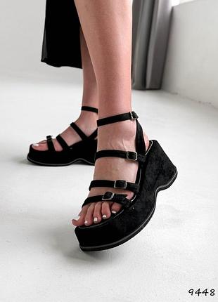 Босоніжки пасочки