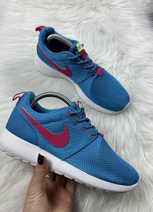 Жіночі оригінальні бігові кросівки nike