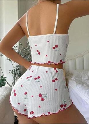 Пижама в рубчик вишенки.