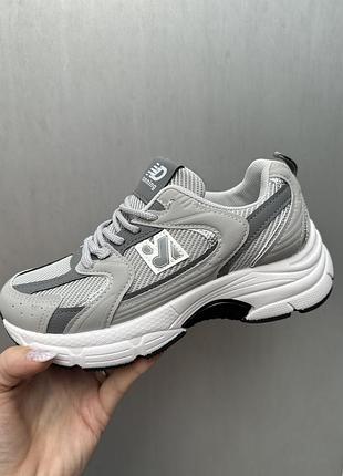 Стильні жіночі кросівки/ кросівки жіночі