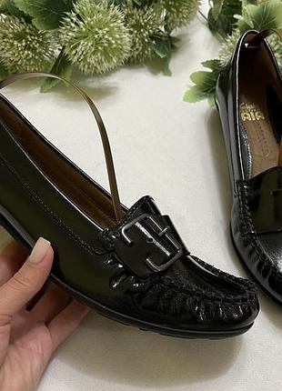 Добротные кожаные брендовые туфли,топсайдеры,мокасины,туфлі от  clarks(оригинал!)
