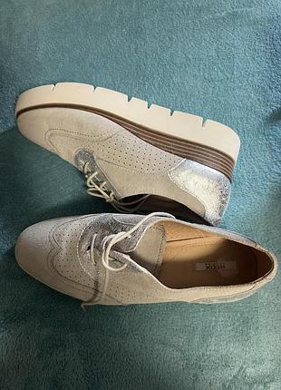 Шкіряні туфлі 38 на шнурках