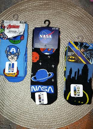 Носки хлопковые на мальчика 2-4 года ( размер 23/26) с супер героями.