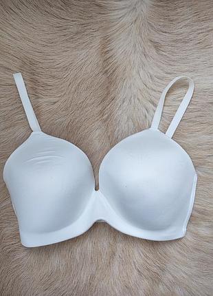 Белый бюстгальтер без косточек