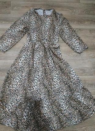 Міді сукня в леопардовий принт