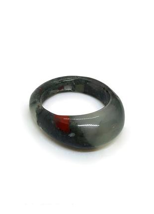 🔺🍀💍кільце з цілісного натурального каменю яшма кров дракона р. 18