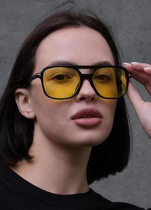 Квадратные солнцезащитные очки с желтыми линзами uv400