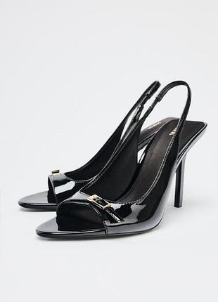 Лаковані босоніжки на підборах zara