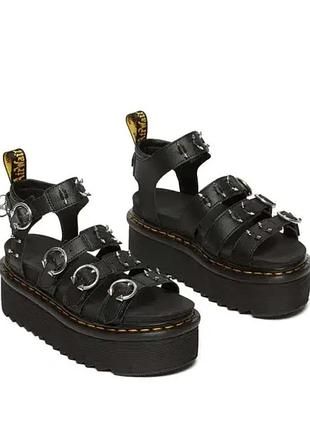 Шкіряні сандалі dr. martens blaire quad hardware жіночі колір чорний на платформі