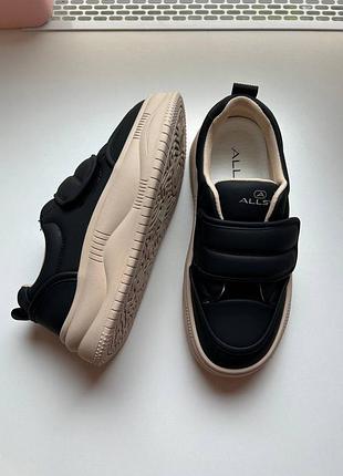 Жіночі сліпони на липучці