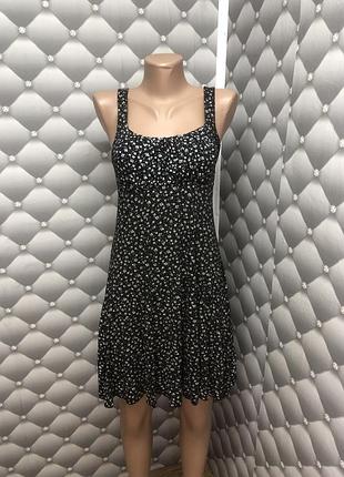 Сукня в квіточку