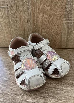 Сандалії для дівчинки 25 розміру