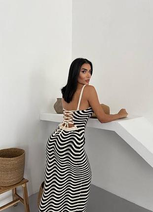 Трикотажное мягкое платье макси в подошве спинка на шнуровке майка бретели волны полоски горизонтальные