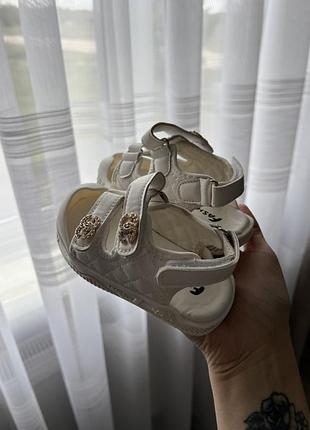 Босоніжки дитячі .в ідеальному стані.одягали декілька разів