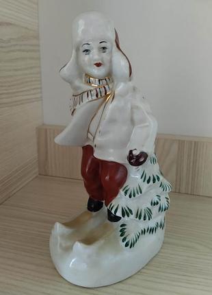 Статуетка "хлопчик на лижах"