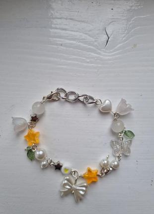 Браслет из бусин цвет желтый