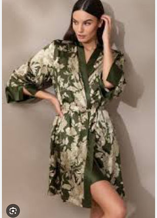 Шелковый халатик с сетевым р.l