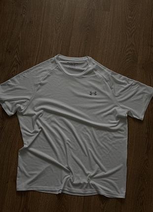 Спортивна футболка чоловіча under armour