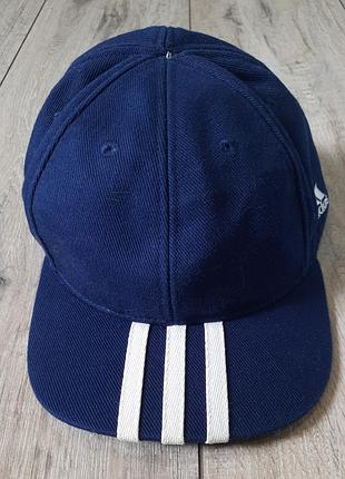 Кепка фірми "adidas ".
