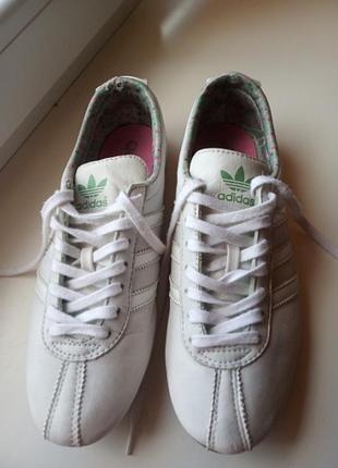 Летние кроссовки- adidas
