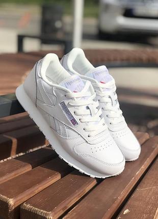 Женские кроссовки reebok classic