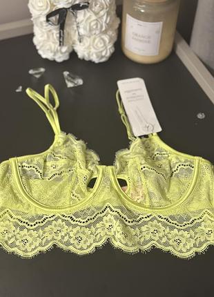 Яскравий бюстик hunkemoller
