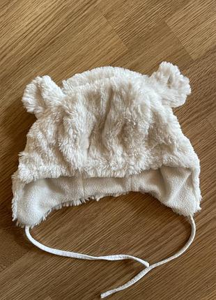 Тепла шапка з вушками на завʼязках