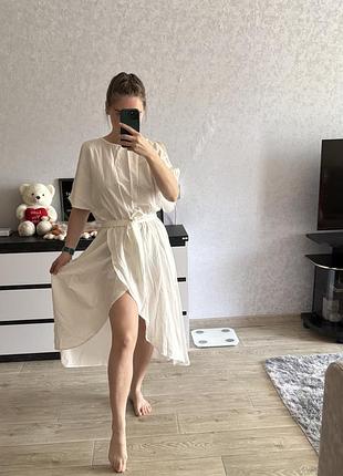 Біла сукня плаття на запах