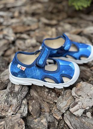 Універсальне взуття для дітей