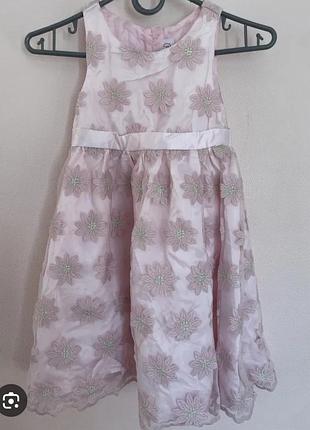 Плаття на дівчинку