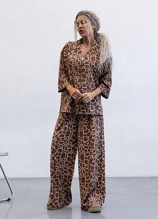 Костюм с принтом с рубашкой на пуговицах с рукавами 3/4 со свободными брюками палаццо с карманами