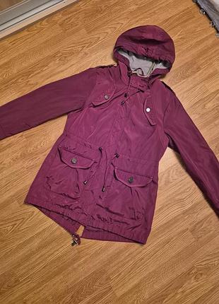 Фирменная легкая куртка курточка