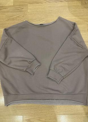 Світшот темно бежевого кольору. стан нового, але без етикеток. гарно необроблені шви