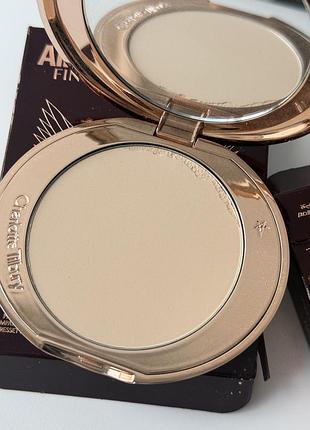 Матуюча фінішна пудра для обличчя charlotte tilbury airbrush flawless finish setting powder