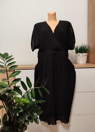 Маленьке чорне шифонове плаття плісе!