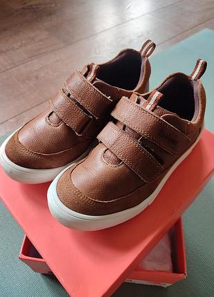 Качественные кожаные ботинки кеды туфли) для парня. на ногу 18.5см