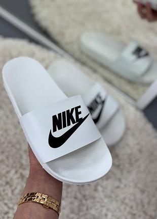 Жіночі шльопанці nike