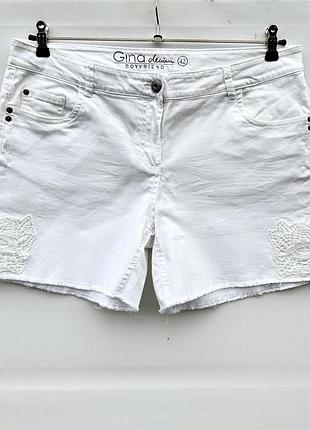 Шорти з мереживом