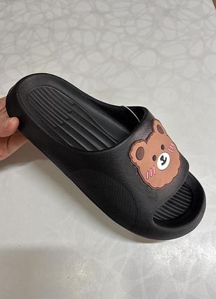 Легенькі шльопанці